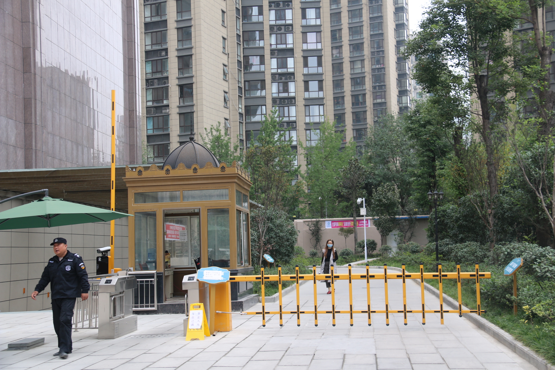 周末漫游汉中堂宏广场轻松而静谧