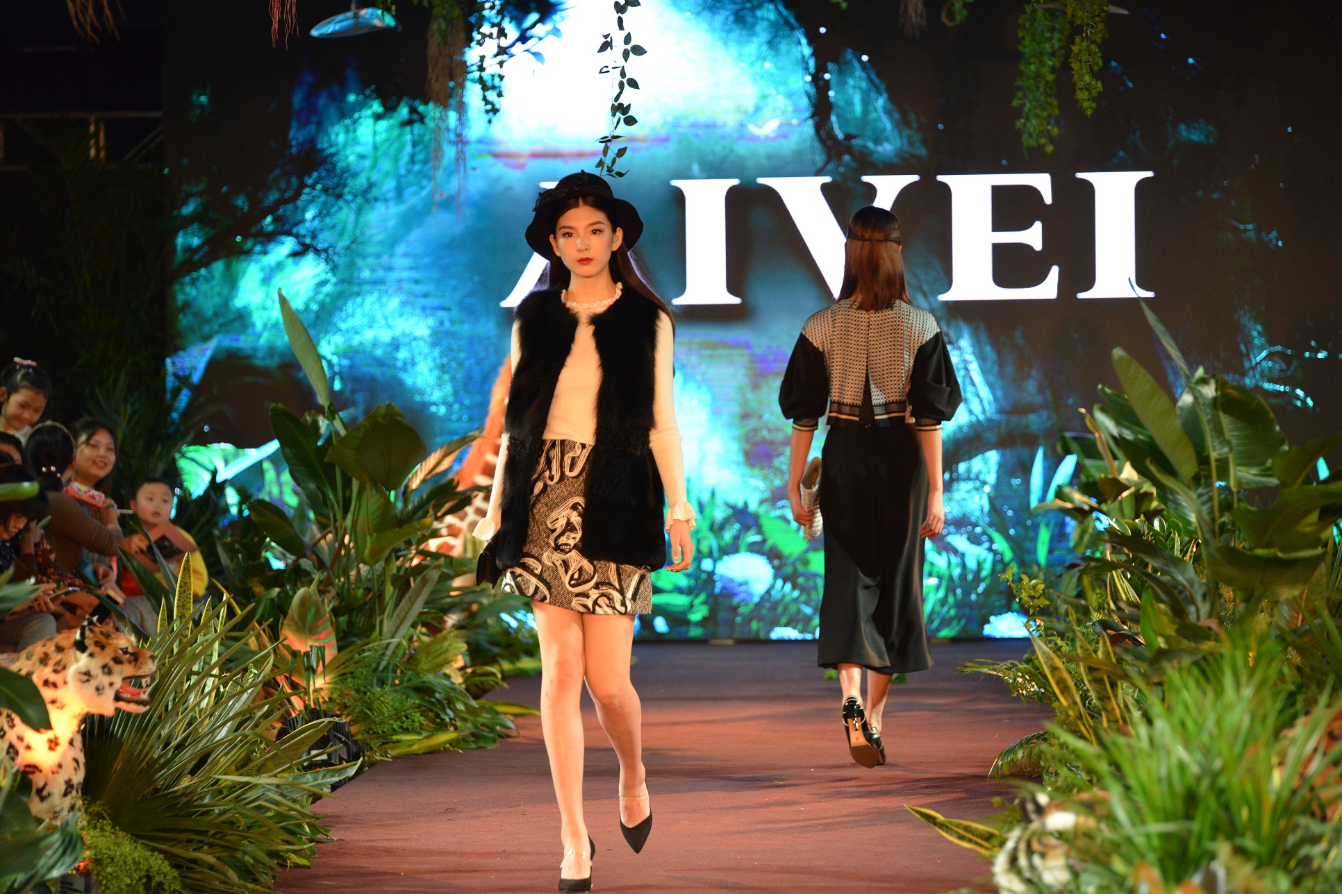 秋冬潮牌爆款穿搭,顶级潮牌秋冬穿搭