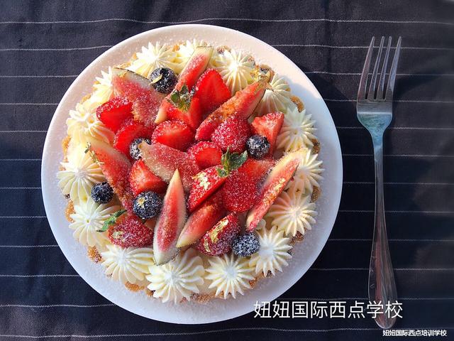 草粿跟烧仙草凉粉龟苓膏的区别,凉粉龟苓膏烧仙草分别用什么做的