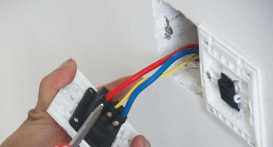 为什么家里插座都不接地,为什么家里插座用4平的线