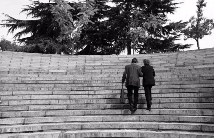 手机拍照拍不出你们的美感,拍照不好看是手机的问题