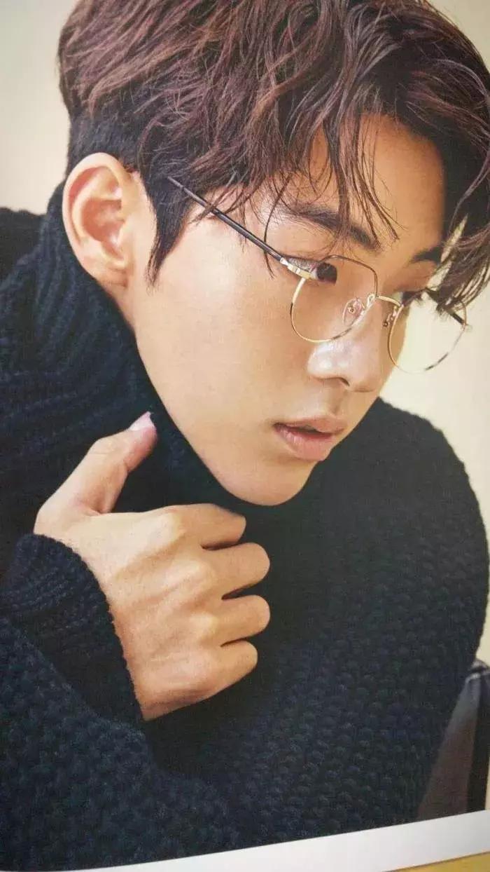 时尚的人戴什么眼镜好,时髦的人都在穿些啥