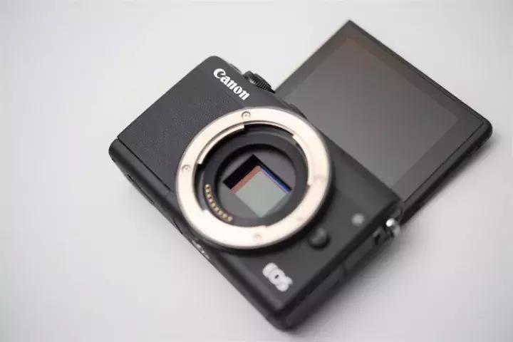 佳能高颜值轻巧相机便宜,入门便携相机佳能m200