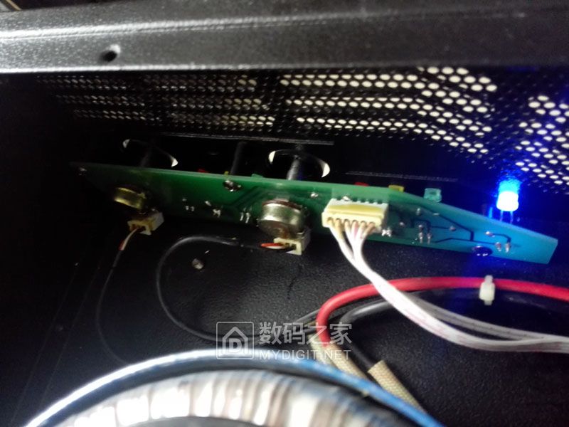 维修BATELCE400专业大功率功放，解决LOAD红灯报警故障问题