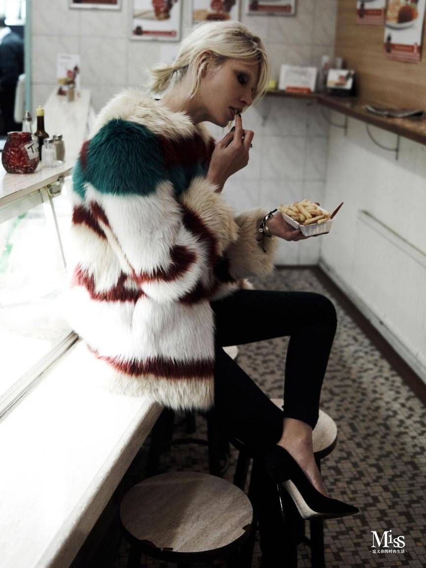 没有男朋友要有保暖的外套,天冷了来选一件温暖皮草