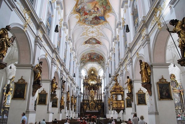 慕尼黑完整版多少分钟,慕尼黑空难详解