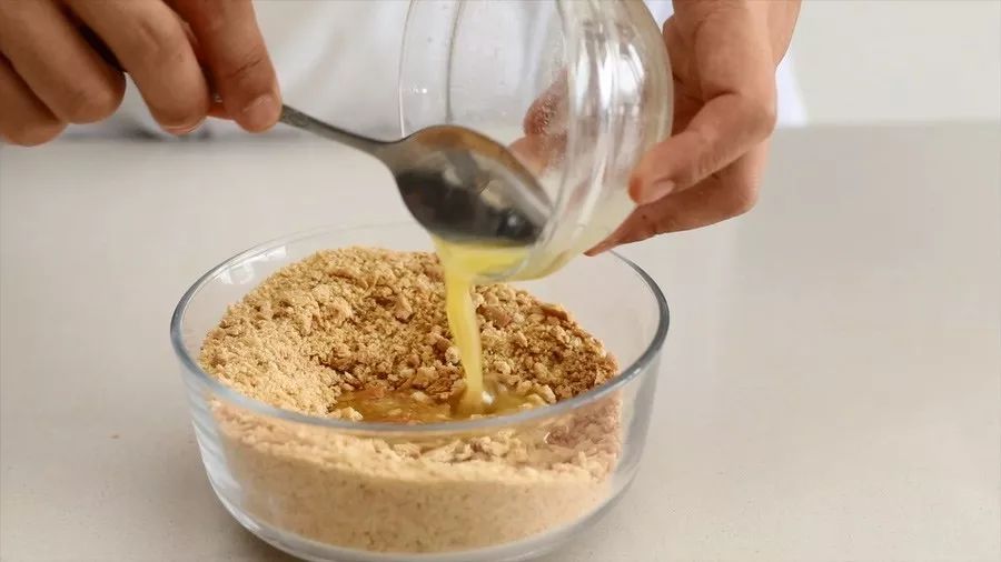 自己做裱花蛋糕简单方法,做蛋糕的简单方法裱花