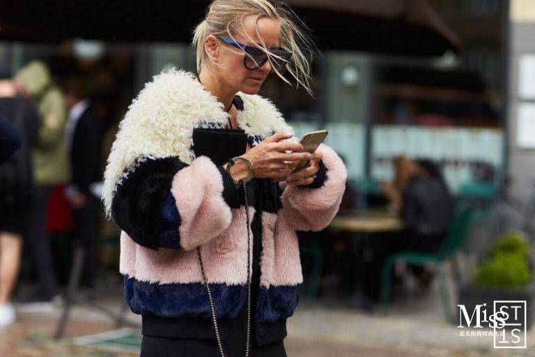 没有男朋友要有保暖的外套,天冷了来选一件温暖皮草