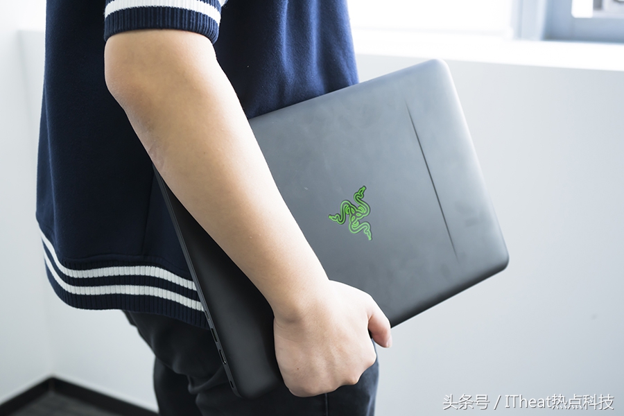 雷蛇灵刃是什么笔记本,雷蛇笔记本灵刃14寸测评