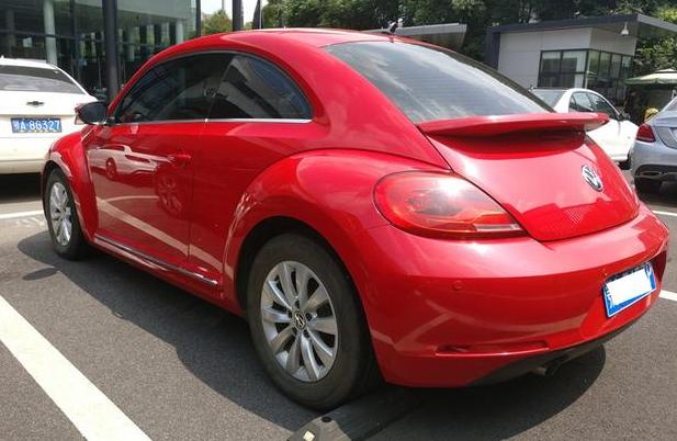 模特刘小姐,10万块买二手甲壳虫,并且说就喜欢这样的车身!