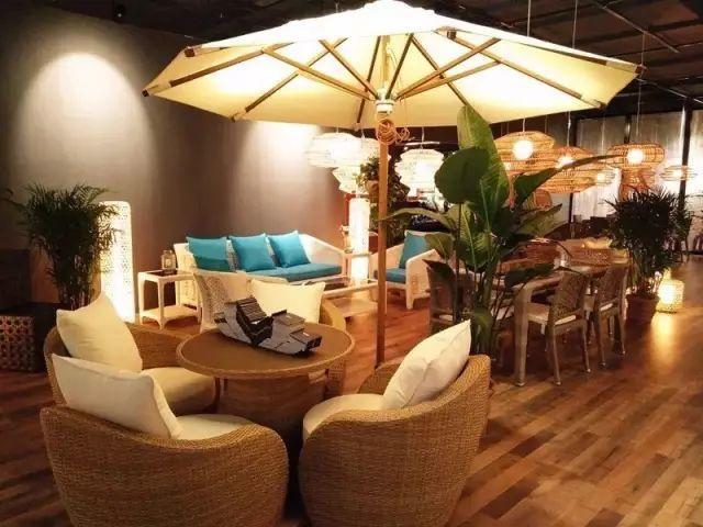 如何把小户型阳台改造成小花园,如何把露天阳台设计成花园