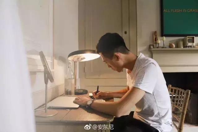 作家安东尼：80㎡破旧老公房，华丽逆转成精致温暖的家