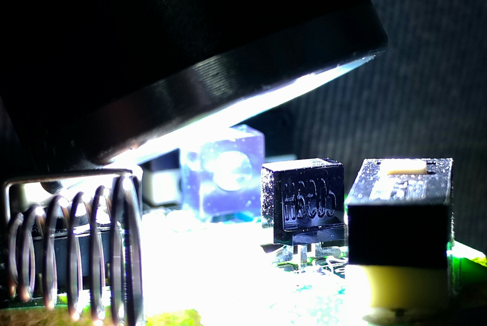 罗技m186无线鼠标电池能充电吗,罗技m186无线鼠标分解图