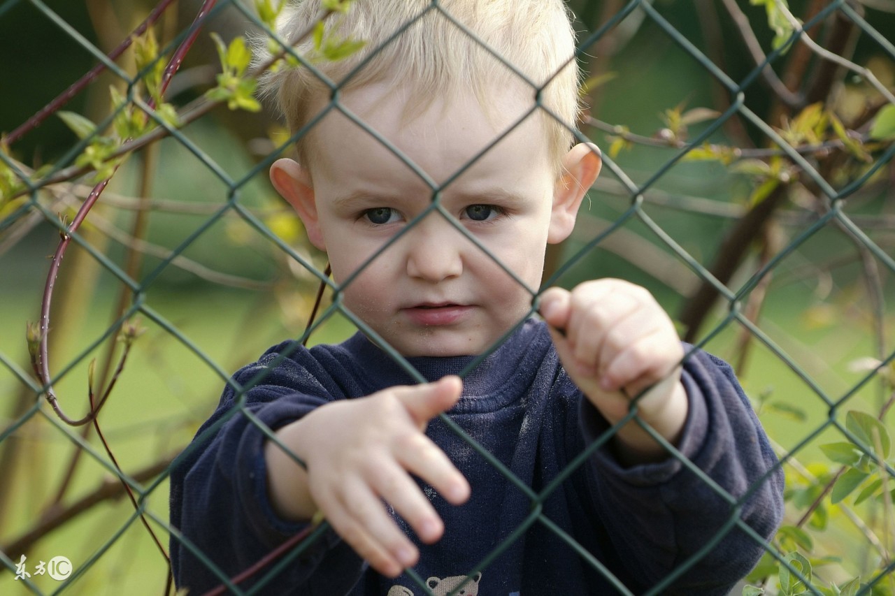 8个方法教你帮助孩子走出自卑,几个小方法告别自卑