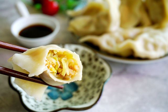 日常买菜不知道买什么吃,冬天买这三种菜来做很美味