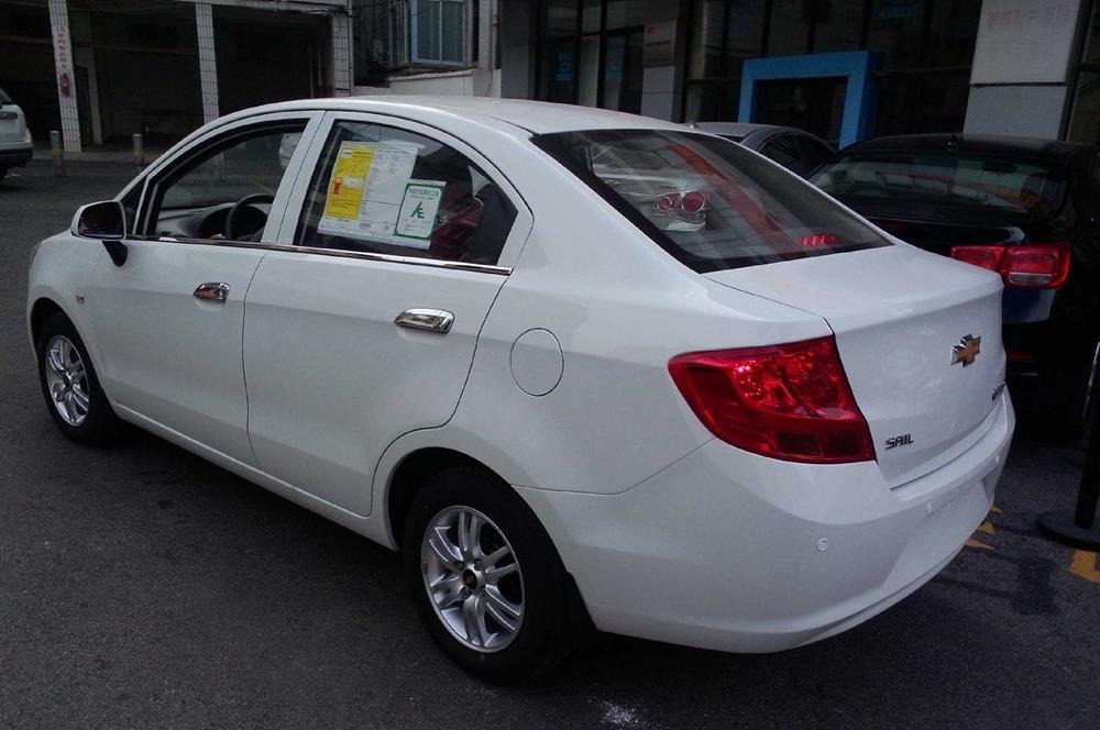 内部空间大、技术先进、油耗还低的这车只要四万？！