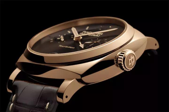 手表戴大众品牌好？还是小众品牌好？