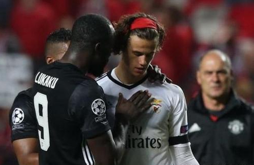 守门员的经典神扑诺伊尔,2017-2018欧冠门将10大的精彩扑救