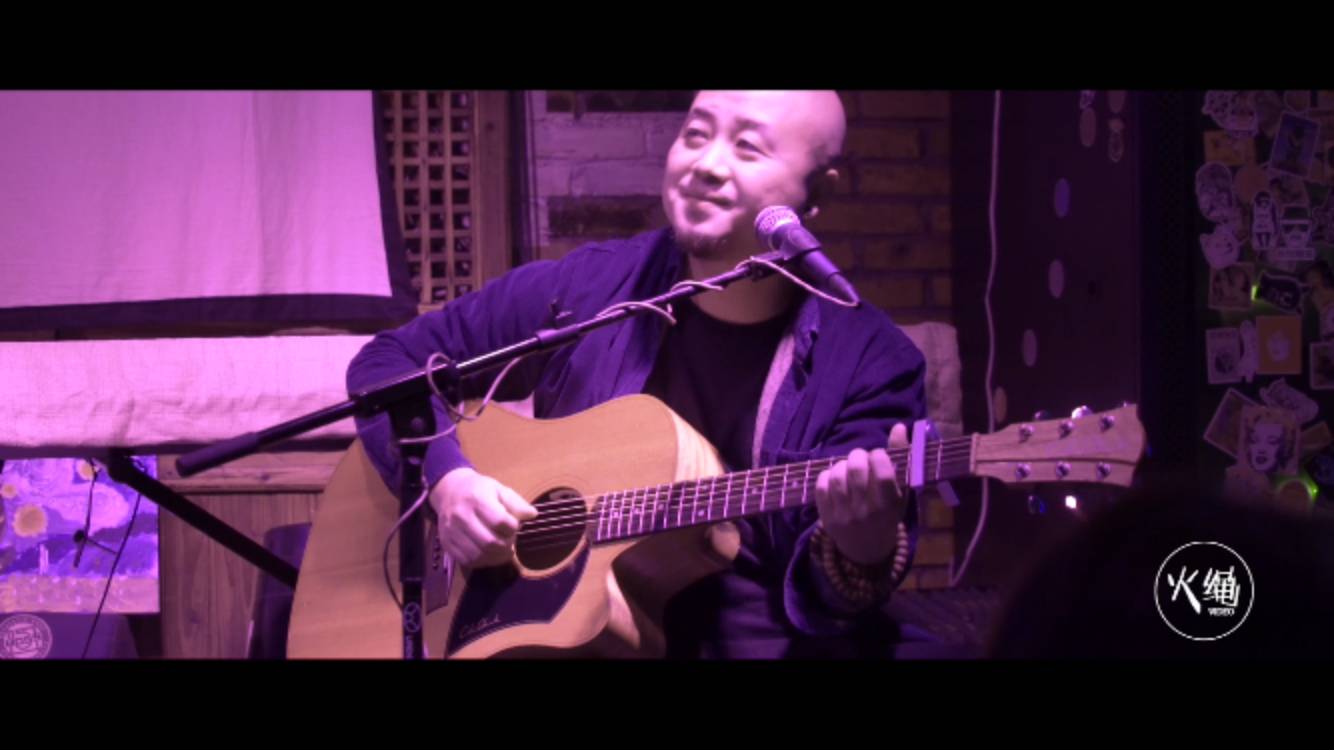 「火绳」索宏磊|他建了一座叫“35号民谣”的酒吧,成都人都知道