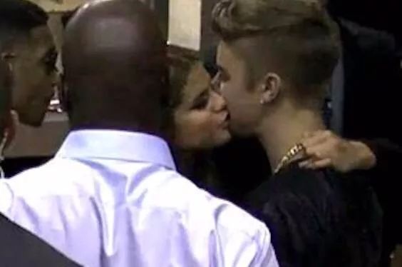 赛琳娜贾斯汀比伯撕破脸,比伯赛琳娜撕破脸