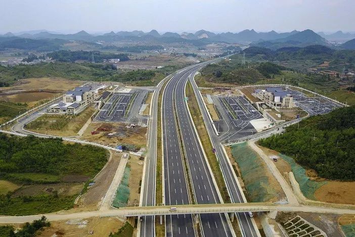 花安高速花溪段,花安高速沿途景区
