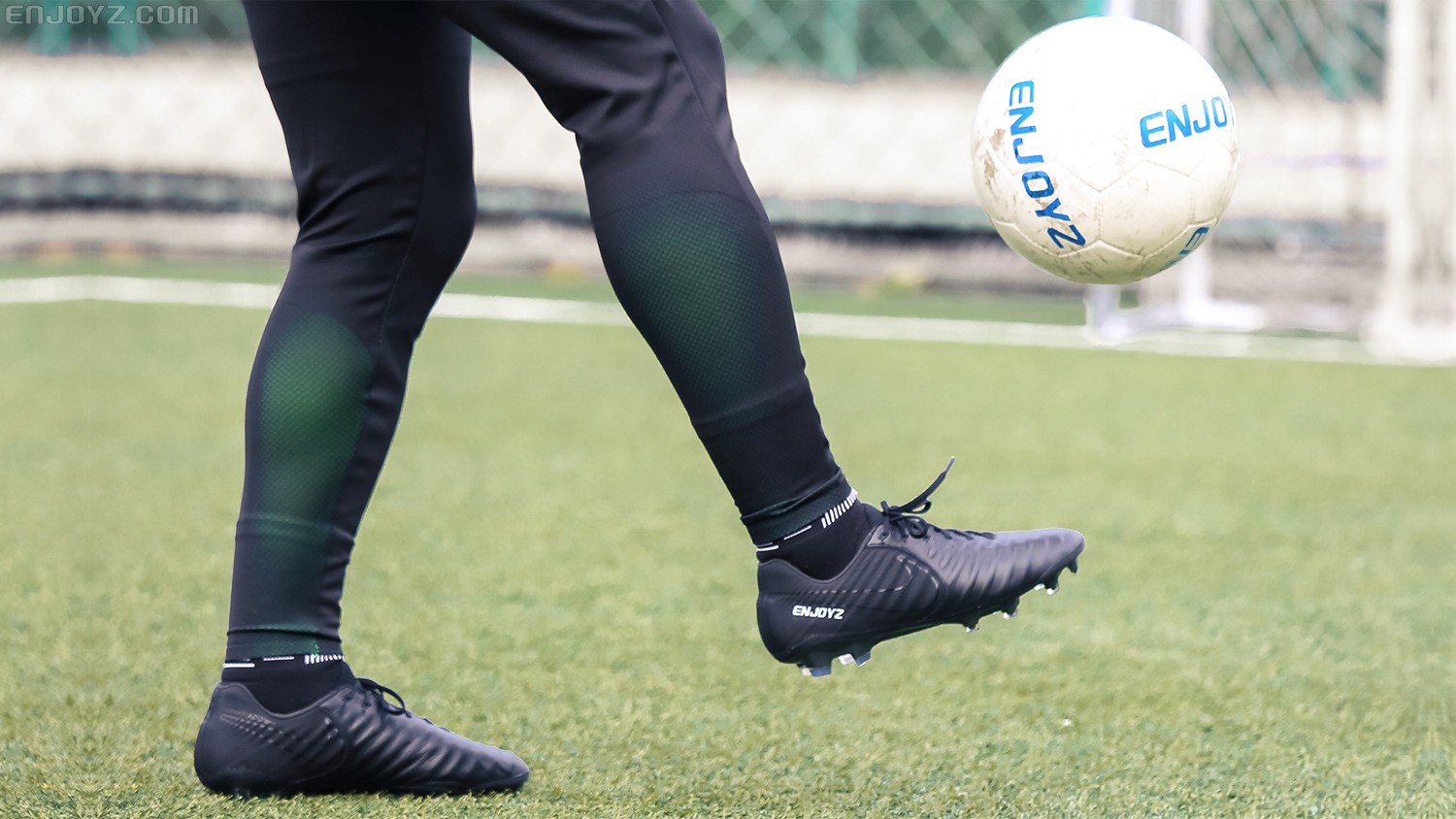 传奇7足球鞋特点,传奇7足球鞋新配色