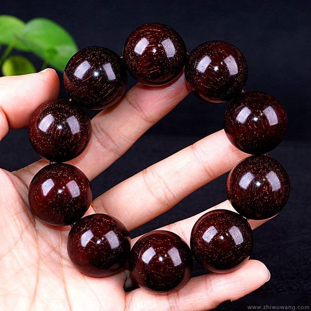 正确盘玩小叶紫檀手串方法,小叶紫檀手串盘玩掉色怎么回事