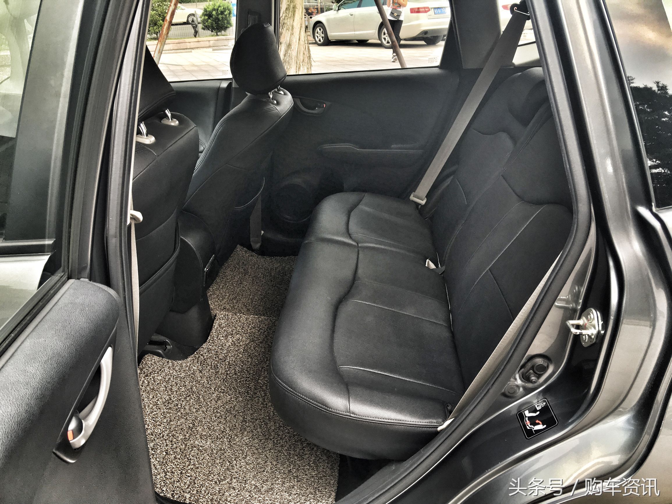 08年飞度老车翻新,老款本田飞度三厢值多少钱