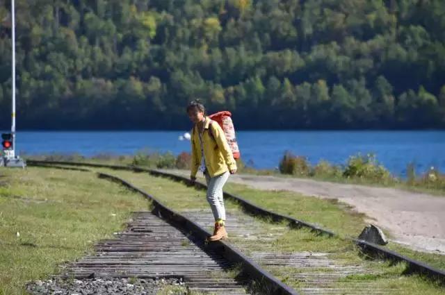 坐火车穿越俄罗斯西伯利亚,欧洲火车途经小镇