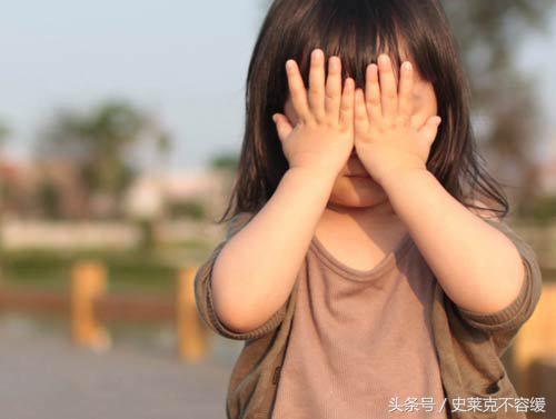 数名女英雄在峡谷中被强行拉近草丛的神秘事件，老司机已介入调查