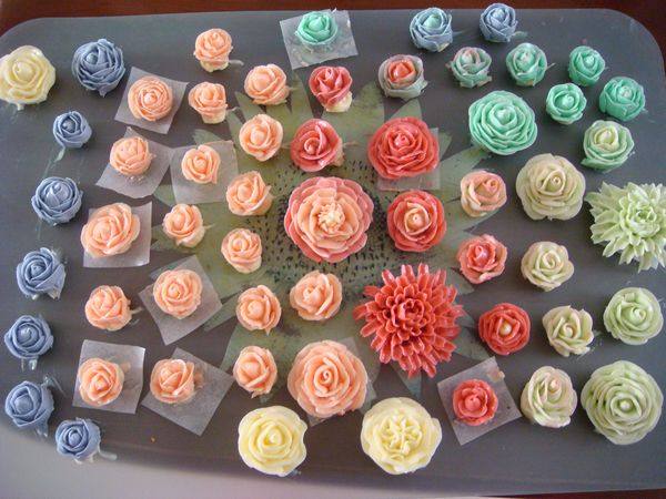 纯白蛋白霜花蛋糕,4寸奶油霜花蛋糕