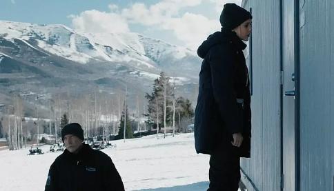 女警员与捕猎者共同调查少女死亡案，年度极具暗黑风格的一部影片