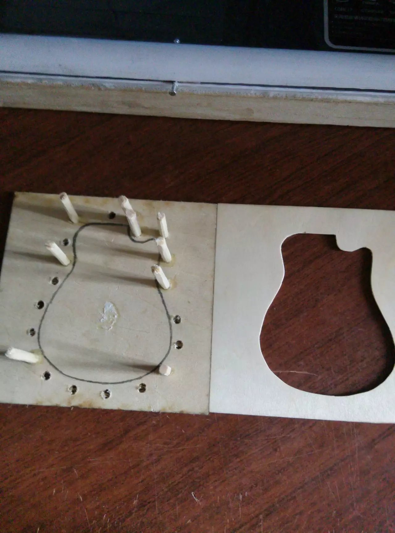 用纸做小吉他,怎么做一把简易的吉他