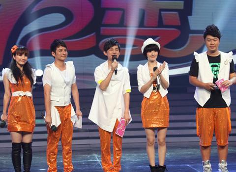 吴昕展现智慧的综艺,吴昕郑凯遇见足球队