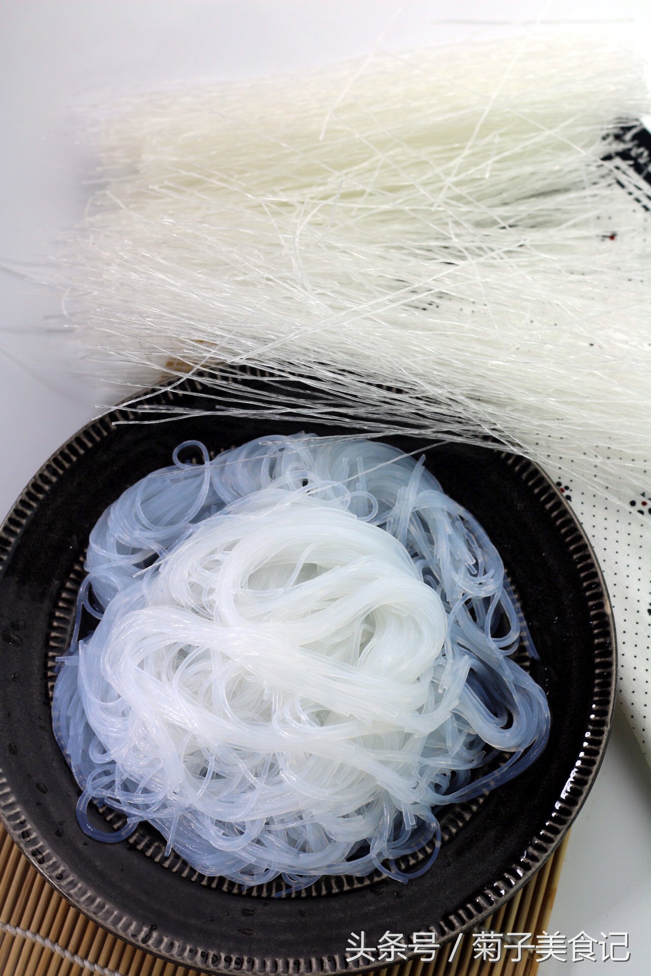 蒜蓉粉丝蒸扇贝超级好吃呢,扇贝肉粉丝蒜蓉家常做法视频教程