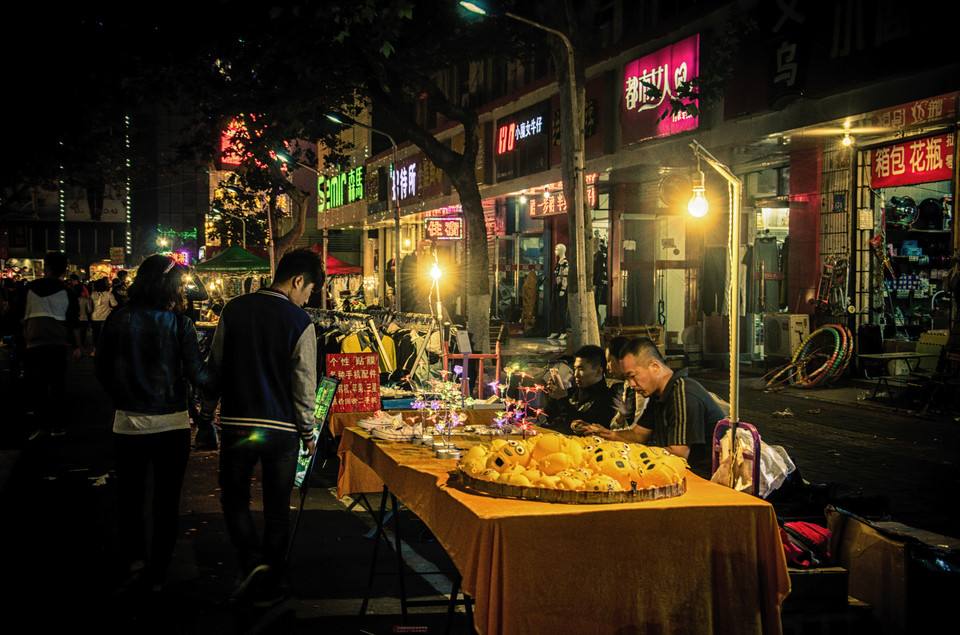 你以朋友名义爱了他多久,多少人以朋友的名义爱一个人