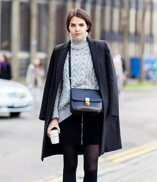 羽绒服裙子这样穿时髦大气又简单,穿什么连衣裙套长款羽绒服好看