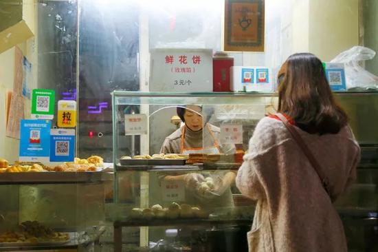 郑州王府井绿豆饼,南方好吃的酥皮绿豆饼