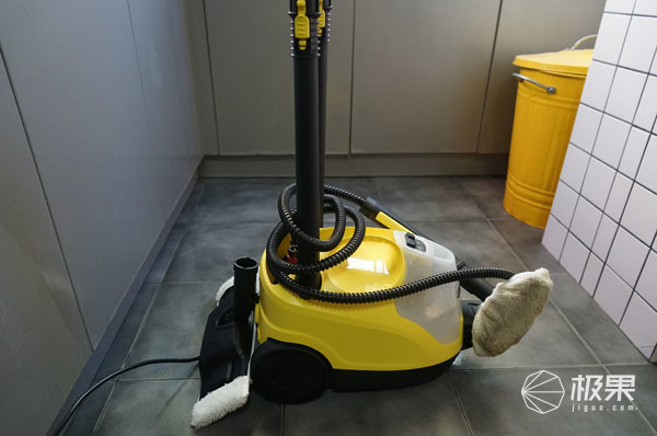 地板上粘东西了怎么弄掉,地板上粘了水泥怎么办