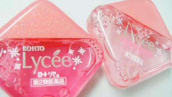 美少女眼睛突出,美少女也有黑眼圈