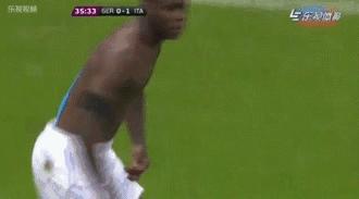 足球巨星过人动作视频,足球过人集锦超燃罗纳尔多