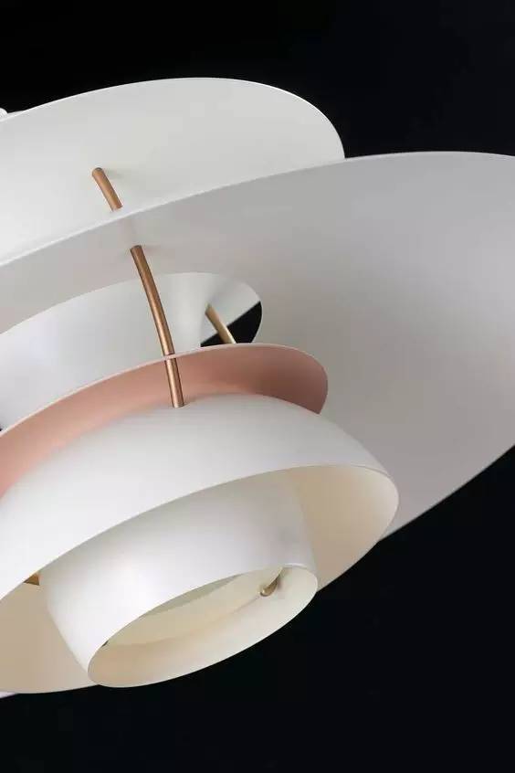 灯具的演变历史图片,中国与国外灯具设计理念对比