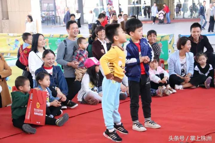 足球要从娃娃抓起宣传图,足球要从娃娃抓起图片