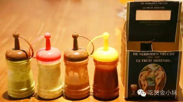 纸牌屋里的烤肋排来南京了！但要坐在公路上吃你敢不敢？！