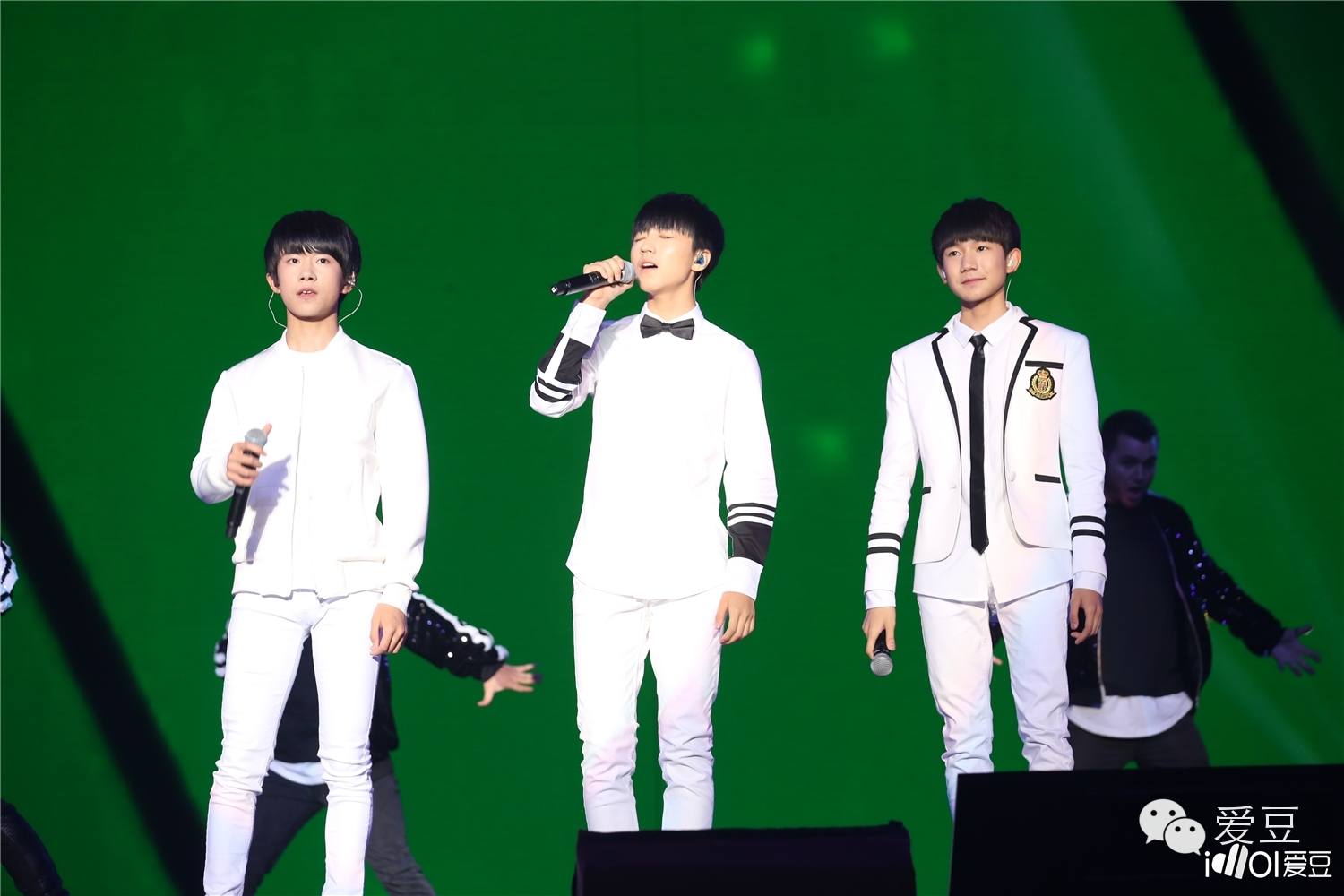 qq音乐盛典bigbang,qq音乐盛典bigbang领奖合集