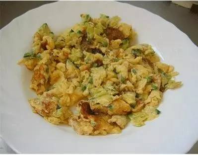 开春挖野菜教你轻松识别18种野菜,您知道春季最养肝护肝的野菜吗