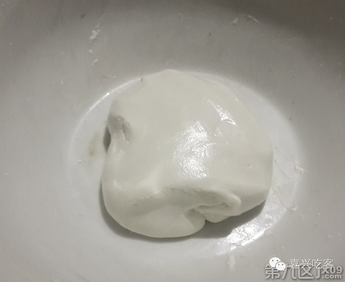 网红肉松青团的做法,咸蛋黄肉松青团推荐