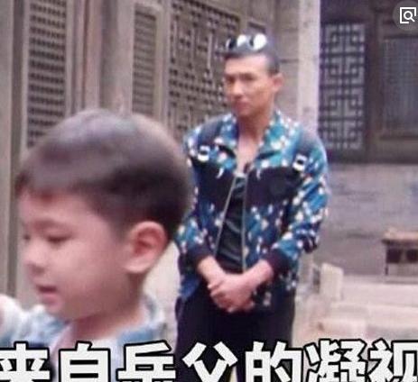 嗯哼犯错向妈妈道歉,嗯哼回应被打