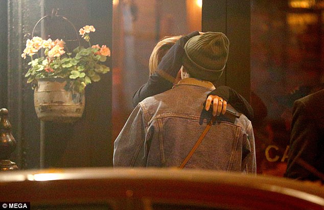 布鲁克林和小贝的恋情,布鲁克林贝克汉姆恋爱