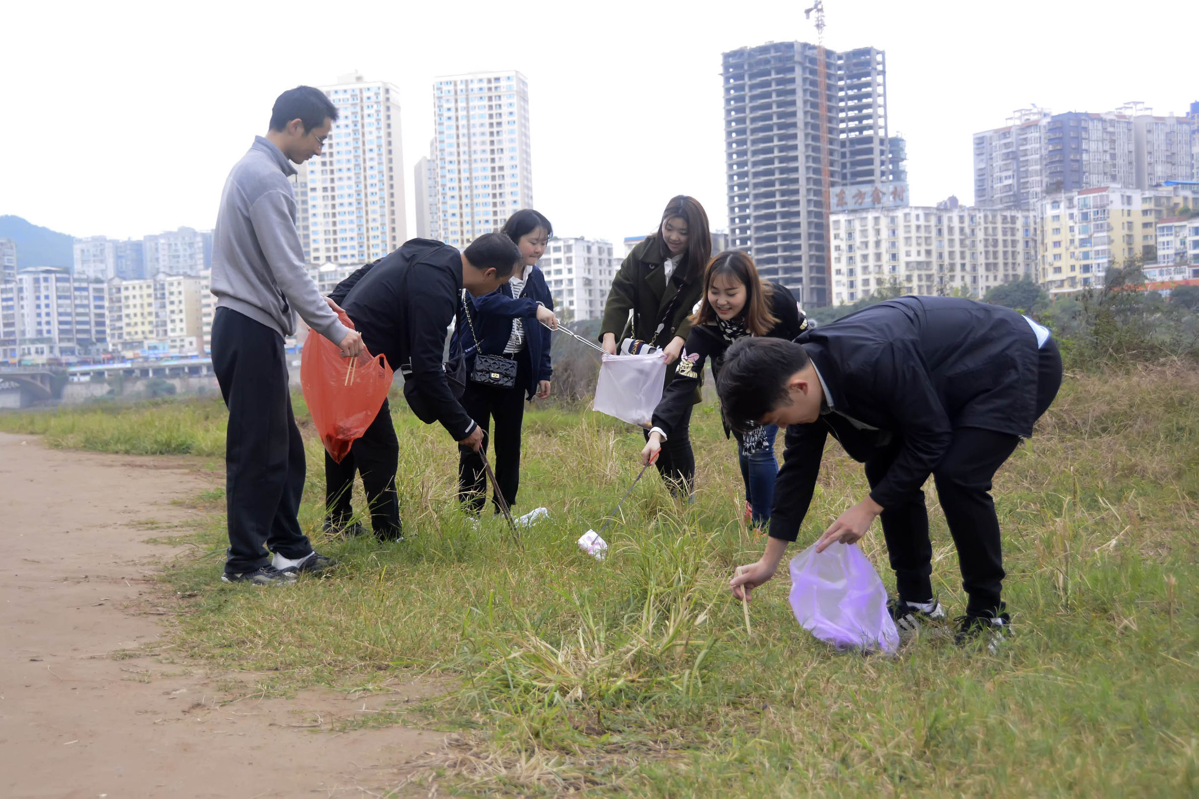 保护母亲河共建文明城五年级,保护母亲河共建文明城倡议书